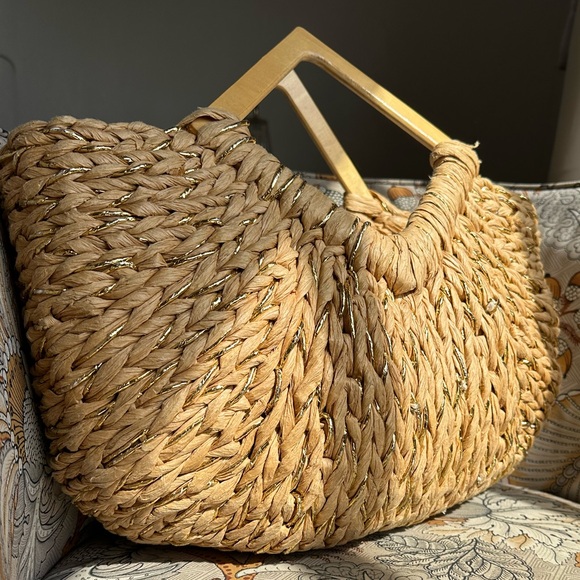 Elegant Tan Woven Women's Bag - Picture 2 of 3